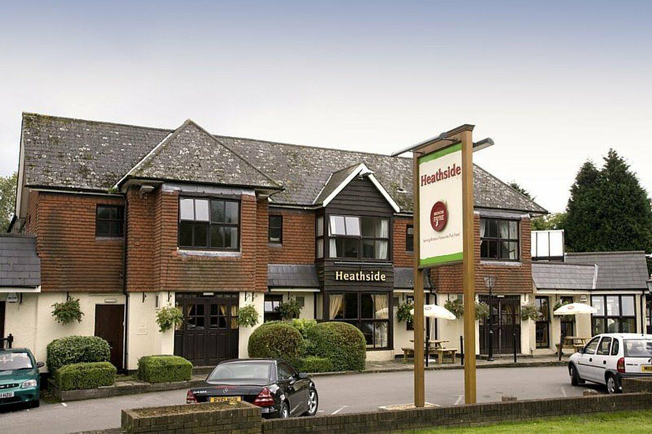Premier Inn Epsom South Exterior foto