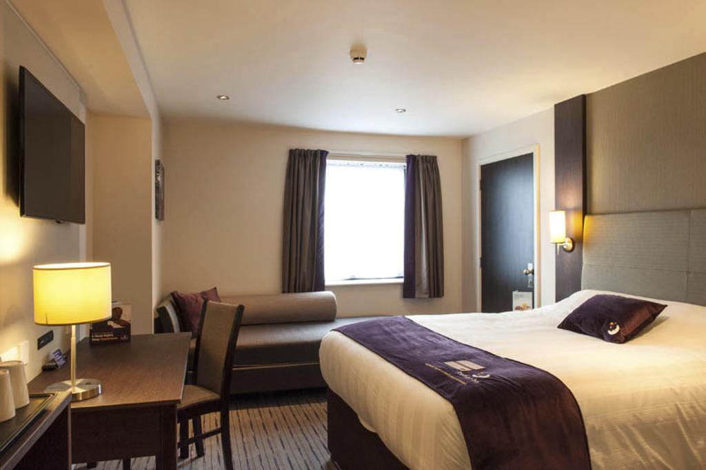 Premier Inn Epsom South Zimmer foto