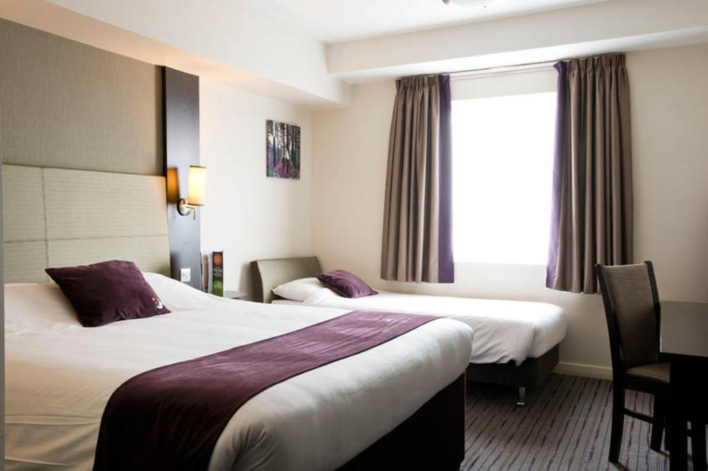 Premier Inn Epsom South Zimmer foto